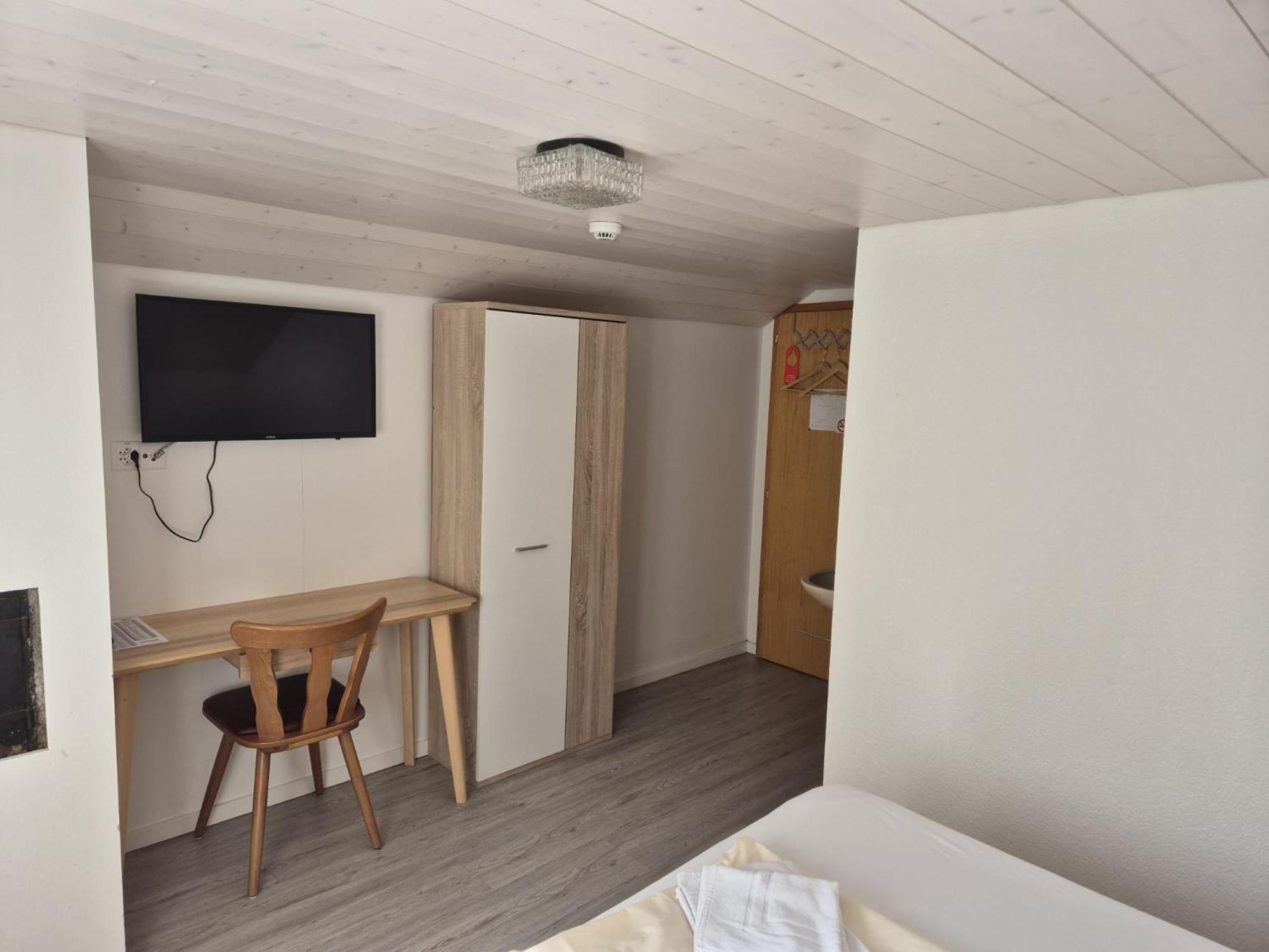 Gasthof Hirschen In Wilderswil Habitación foto